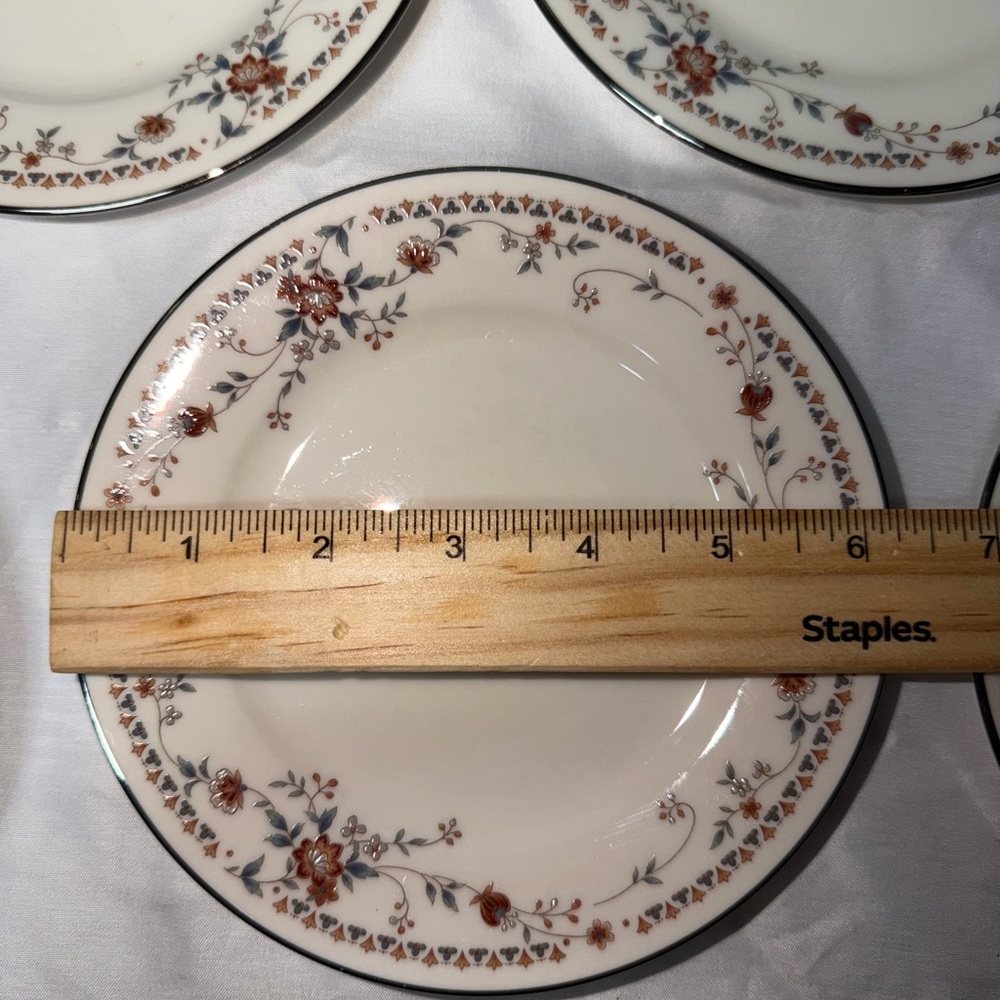 Floral Patterned Appetizer/ Dessert Plates Set - Picture 5 of 7